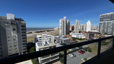 Apartamento en venta con vistas a playa brava 