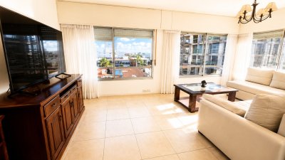 Apartamento reciclado en Península - Punta del Este
