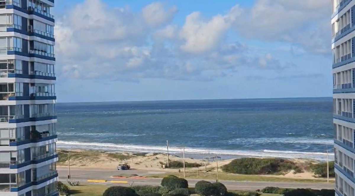 Apartamento con vista al mar  Playa Brava