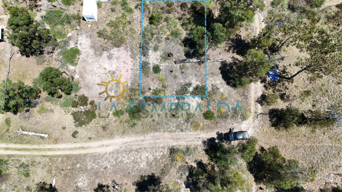 Terreno 11.500USD cercado, con calle abierta y luz