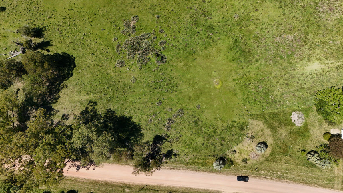 Terreno amojonado a pocos metros de calle principal