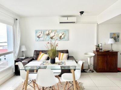 Apartamento en Alquiler Anual - Peninsula - Punta del Este 