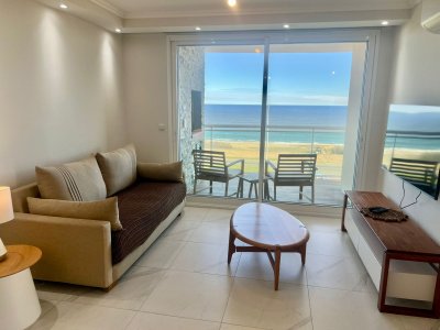 Alquiler de Verano 2 Dormitorios Primera Línea al Mar Playa Mansa Punta del Este