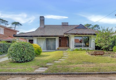 Casa en Venta 3 Dormitorios - Playa Mansa - Punta del Este 