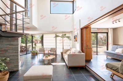 Casa Minimalista en Marly - Punta del Este