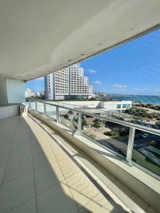 Hermoso apartamento en venta, playa mansa