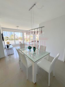 Apartamento de 1 dormitorio a media cuadra de Playa Mansa