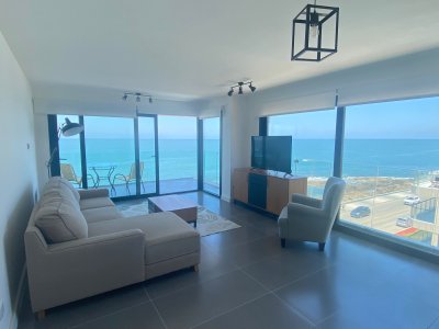 Venta de apartamento - Punta del Este - 3 dormitorios - vista al mar