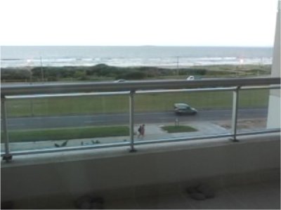 APARTAMENTO EN PUNTA DEL ESTE , PLAYA BRAVA .