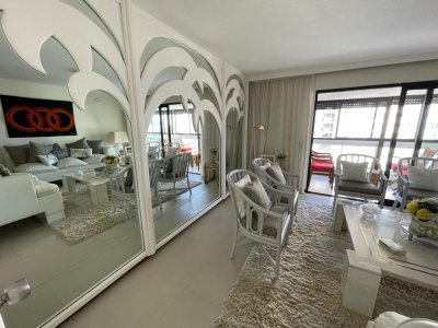Apartamento en venta, playa brava Punta del Este