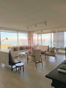 Penthouse duplex en primera fila de Playa Mansa