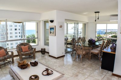Venta Apartamento en Punta del Este , Playa Mansa, 3 dormitorios 