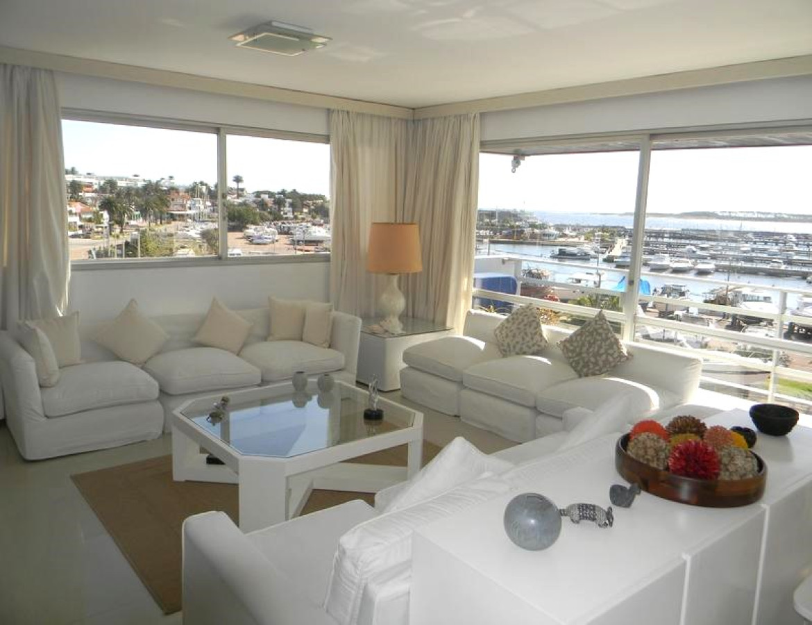 Venta APARTAMENTO - Punta del Este - 4 dormitorios - VISTA AL MAR 