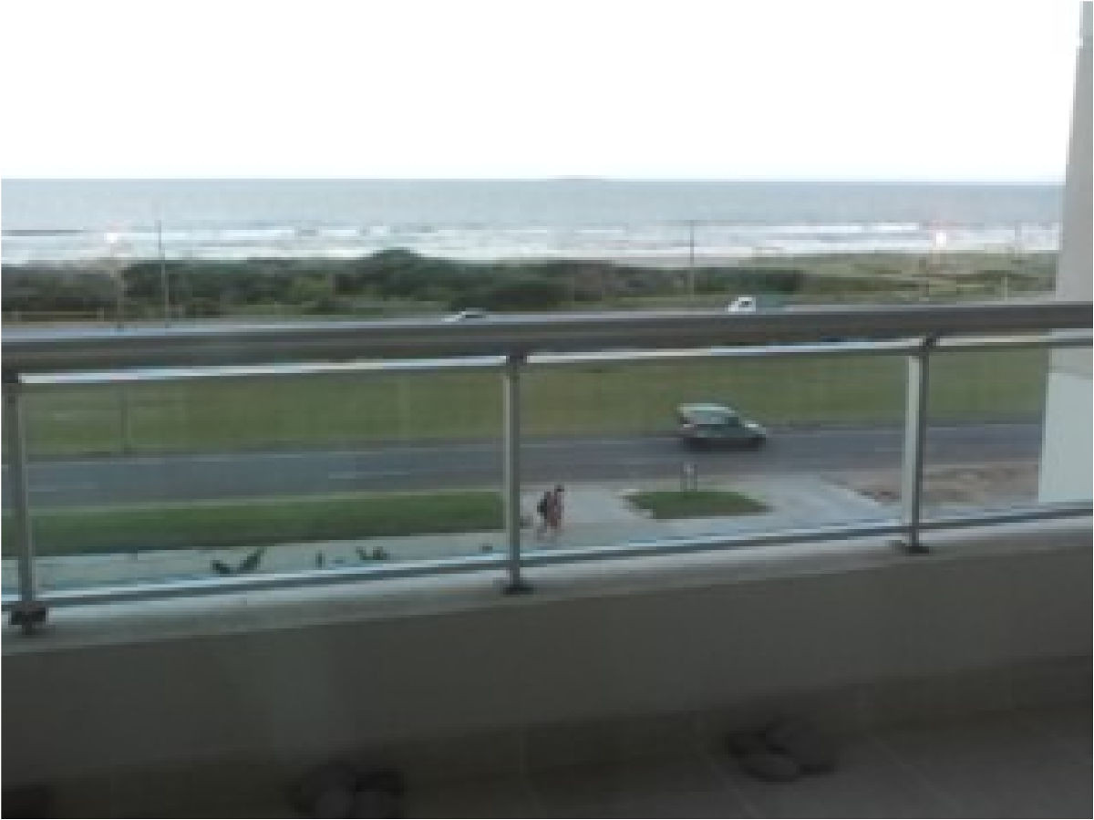 APARTAMENTO EN PUNTA DEL ESTE , PLAYA BRAVA .
