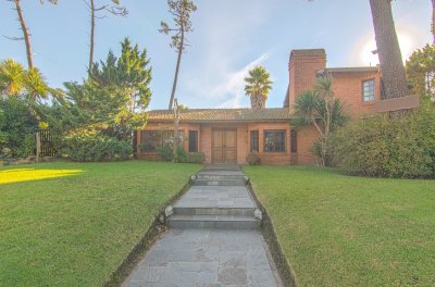 Casa en venta, zona Playa Mansa, Punta del Este 