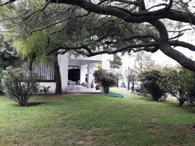 Casa en Punta Del Este ,playa mansa.