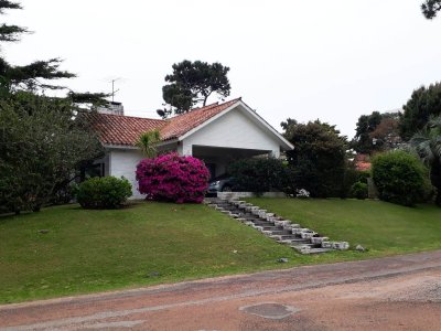 Casa en venta, Cantegril Punta del Este