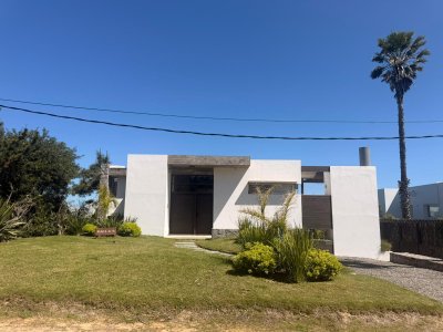 Casa en Punta del Este  , la barra 
