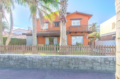 Casa en Punta del Este , Peninsula a Mtrs del Puerto 