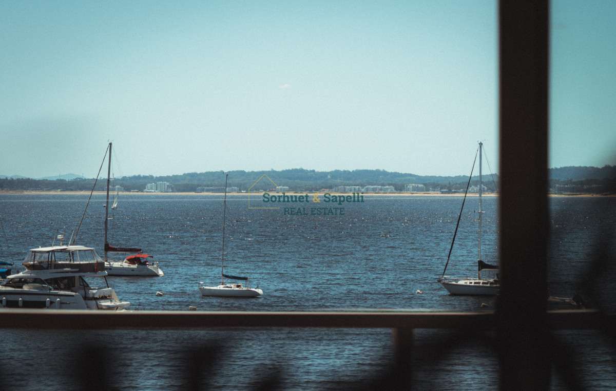 Apartamento en Venta con Vista al Mar y al Puerto