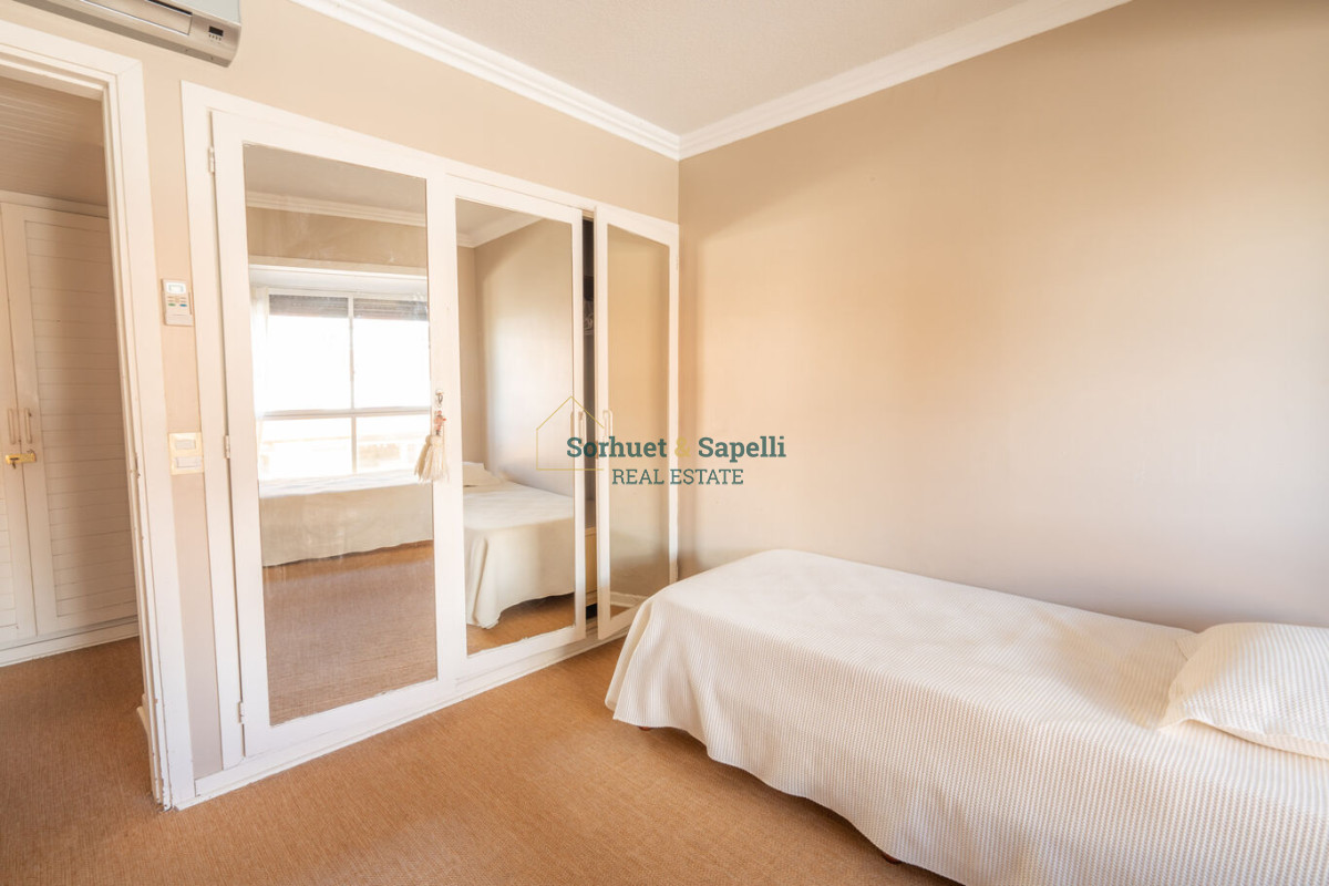 Apartamento en Venta de  Dos Dormitorios en Península