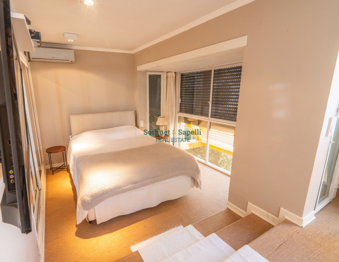 Apartamento en Venta de  Dos Dormitorios en Península