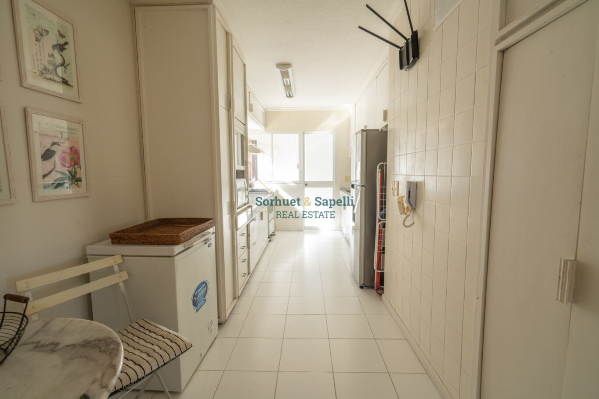 Apartamento en Venta de  Dos Dormitorios en Península