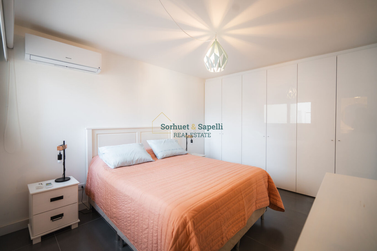 Apartamento de tres dormitorios en venta en Península