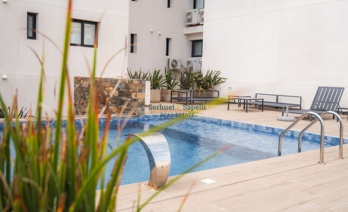 Apartamento de tres dormitorios en venta en Península