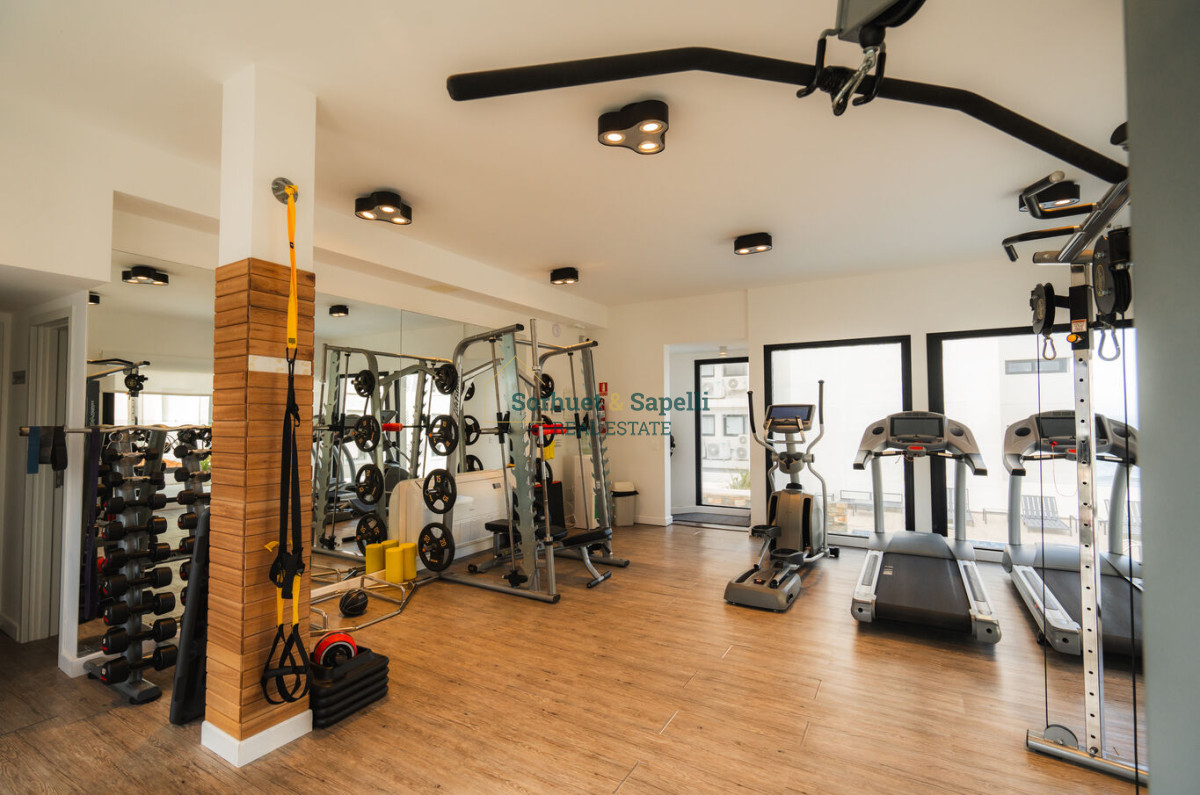 Apartamento de tres dormitorios en venta en Península