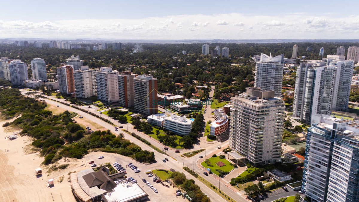 Apartamento en Venta Playa Mansa Primera Linea