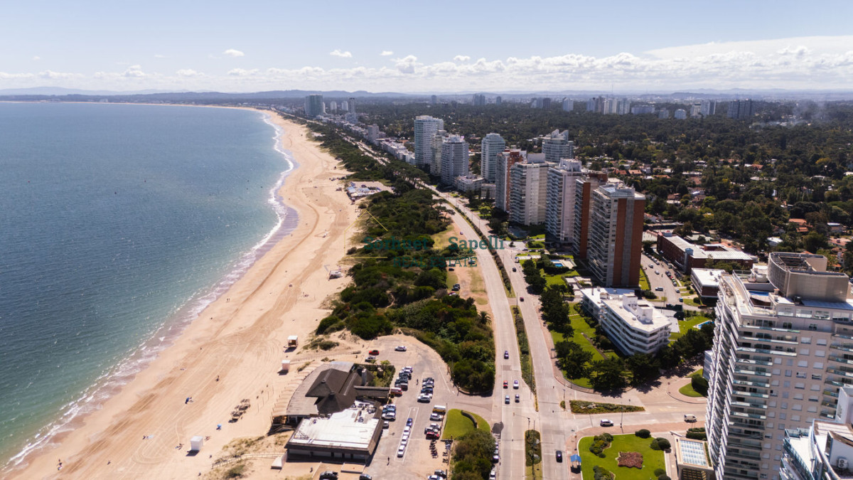 Apartamento en Venta Playa Mansa Primera Linea