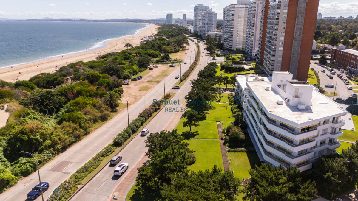 Apartamento en Venta Playa Mansa Primera Linea
