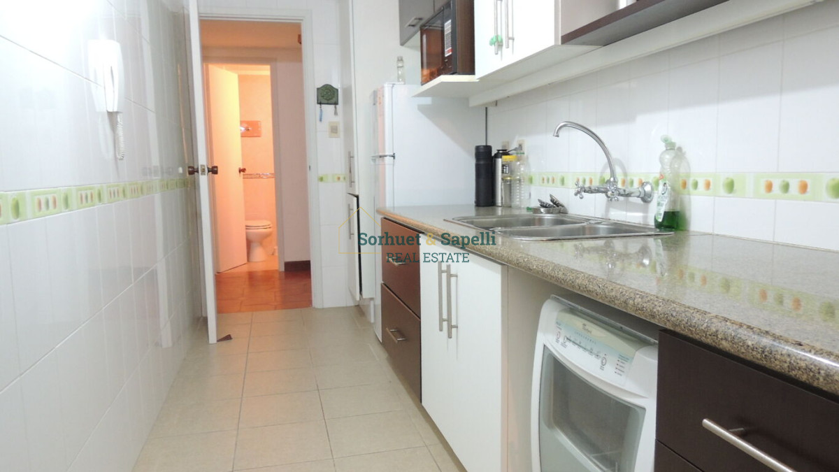 Apartamento en Venta de Tres Dormitorios en Playa Mansa
