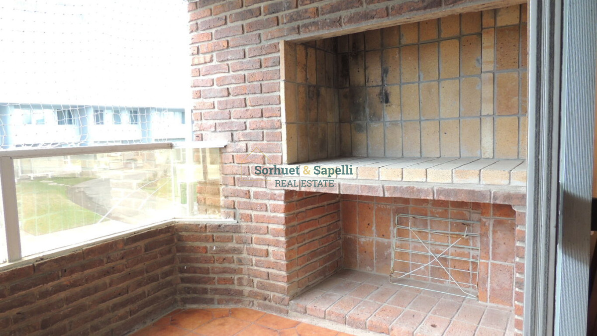 Apartamento en Venta de Tres Dormitorios en Playa Mansa