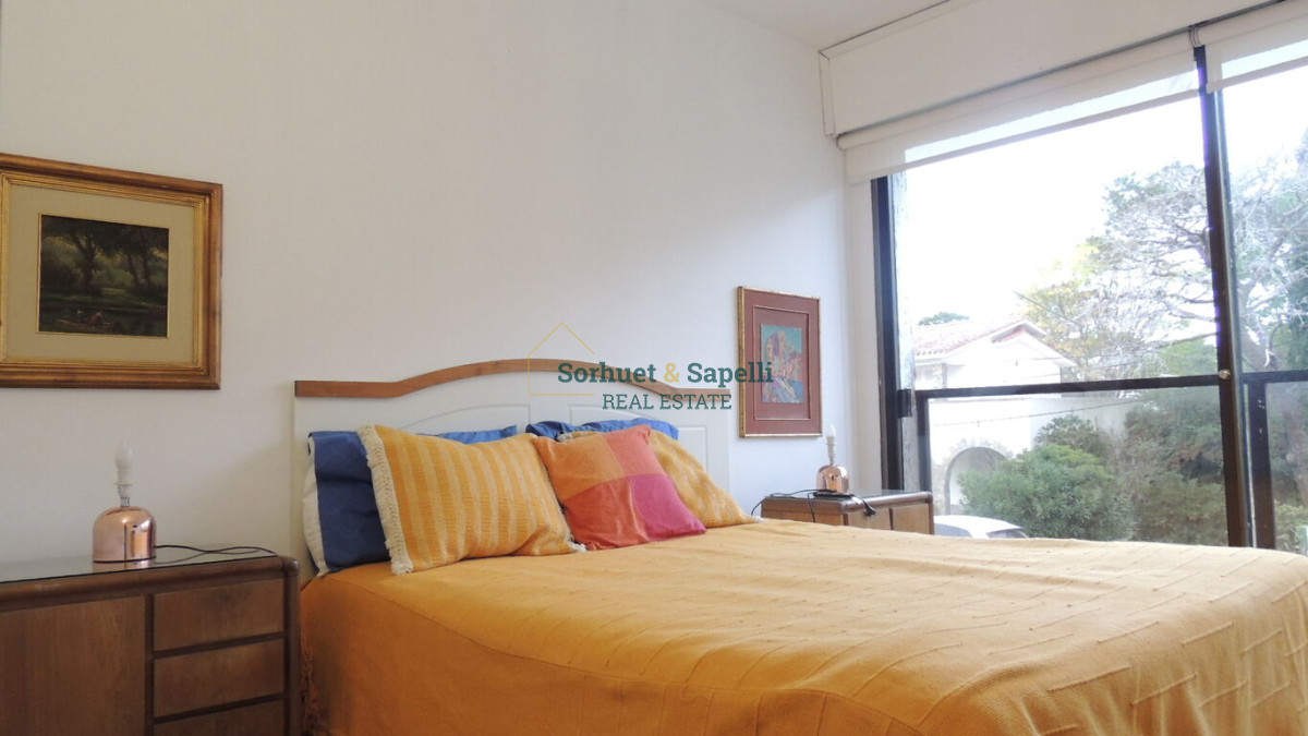 Apartamento en Venta de Tres Dormitorio en Playa Mansa