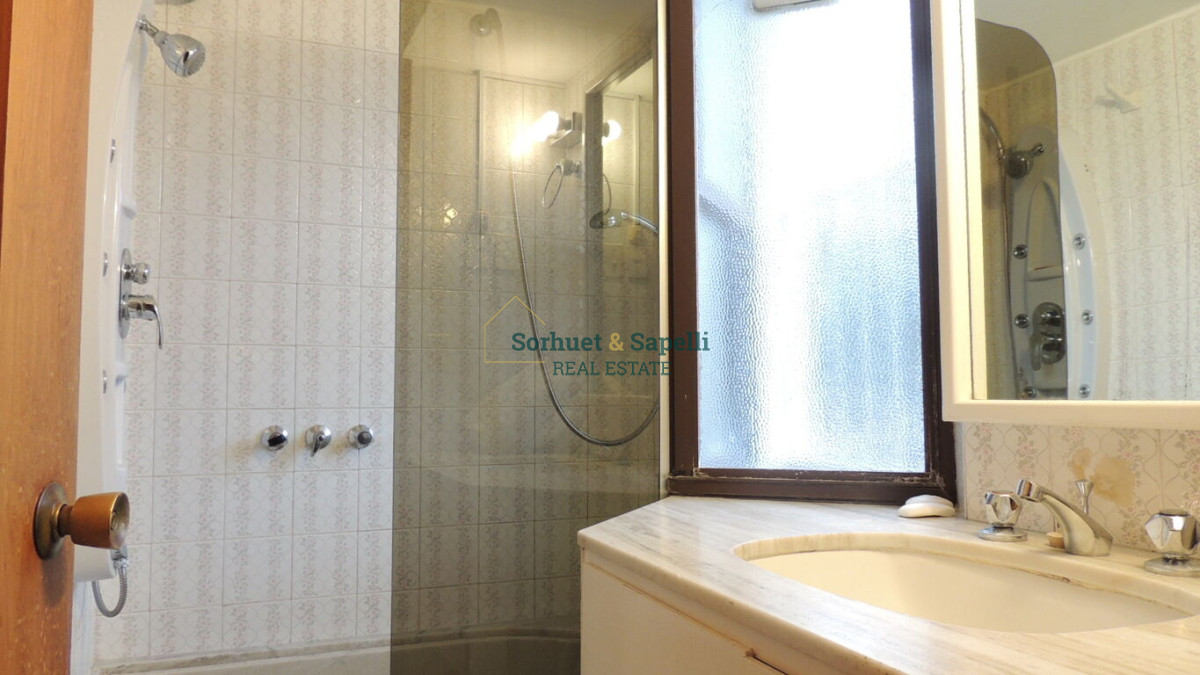 Apartamento en Venta de Tres Dormitorio en Playa Mansa