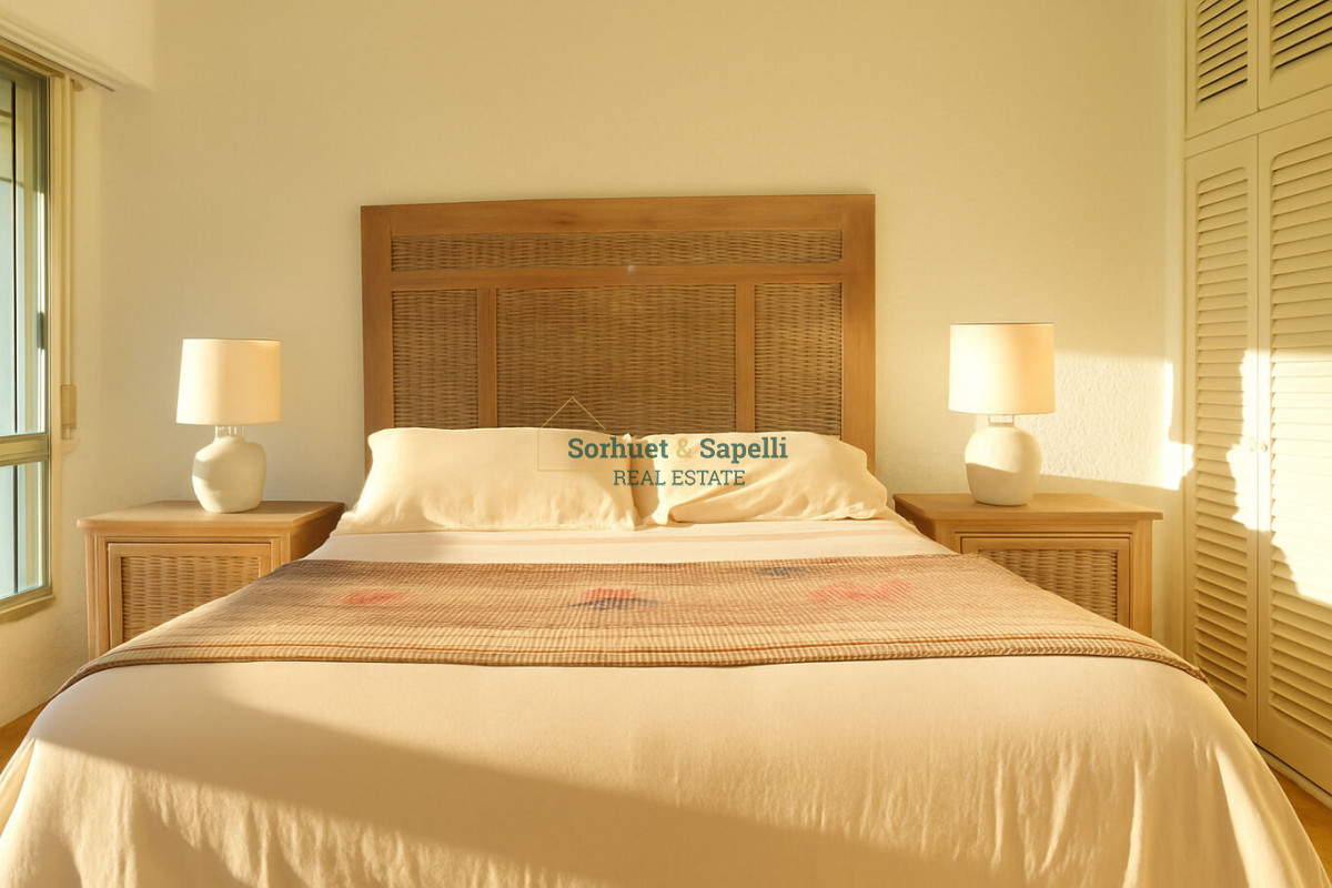 Apartamento de Tres Dormitorios En Venta En Península