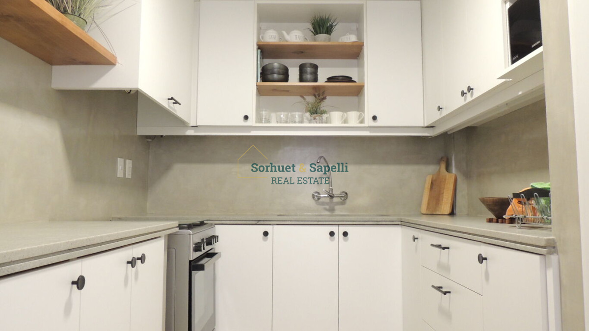 Apartamento de Tres Dormitorios En Venta En Península