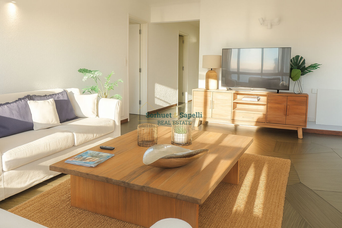 Apartamento de Tres Dormitorios En Venta En Península