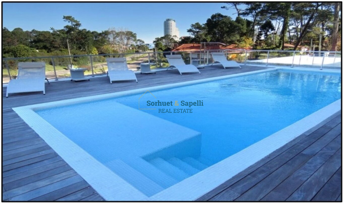 Apartamento en Venta de Dos Dormitorios en Playa Mansa