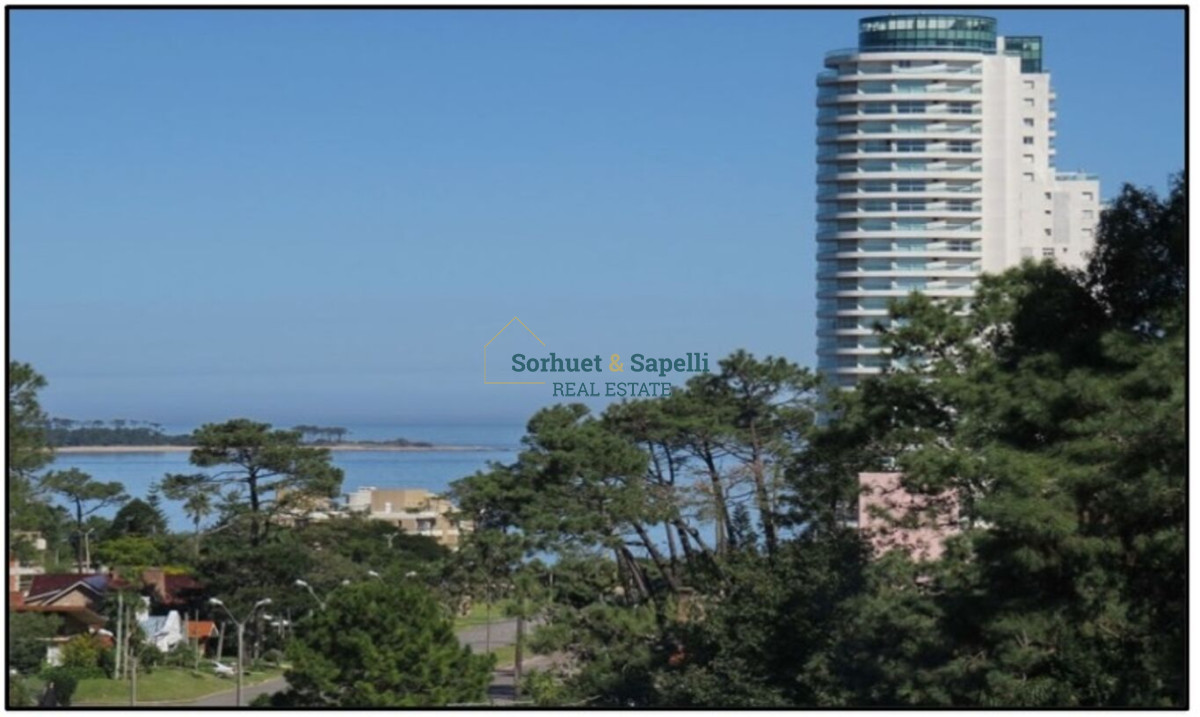 Apartamento en Venta de Dos Dormitorios en Playa Mansa