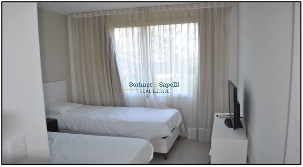 Apartamento en Venta de Dos Dormitorios en Playa Mansa