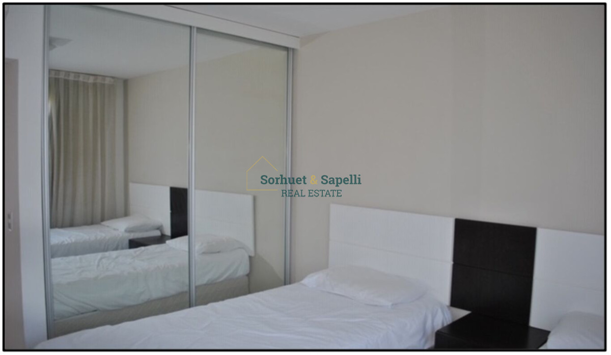 Apartamento en Venta de Dos Dormitorios en Playa Mansa