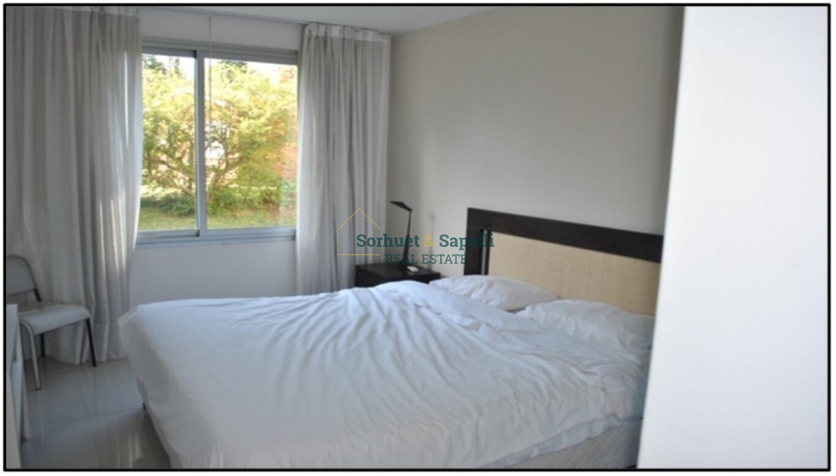 Apartamento en Venta de Dos Dormitorios en Playa Mansa