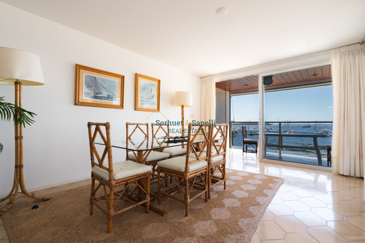 Apartamento en Venta con Vista al Mar y al Puerto