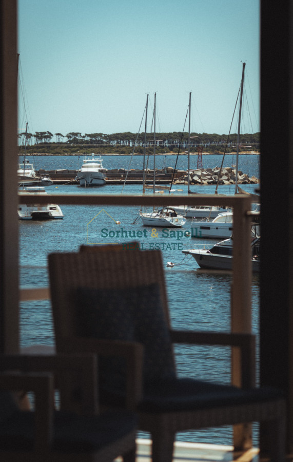 Apartamento en Venta con Vista al Mar y al Puerto