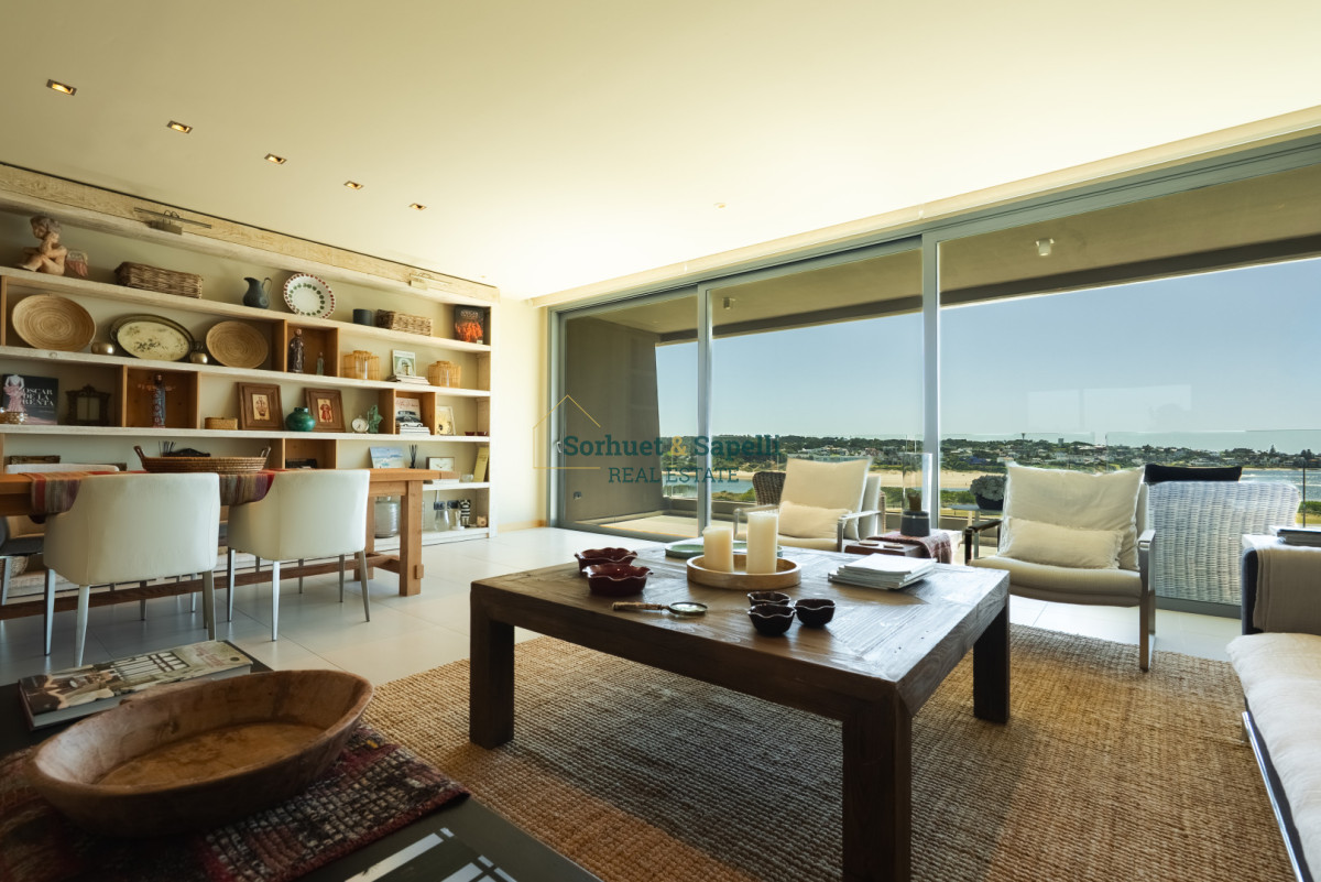 Apartamento de Lujo con Vista al Mar en Playa Brava