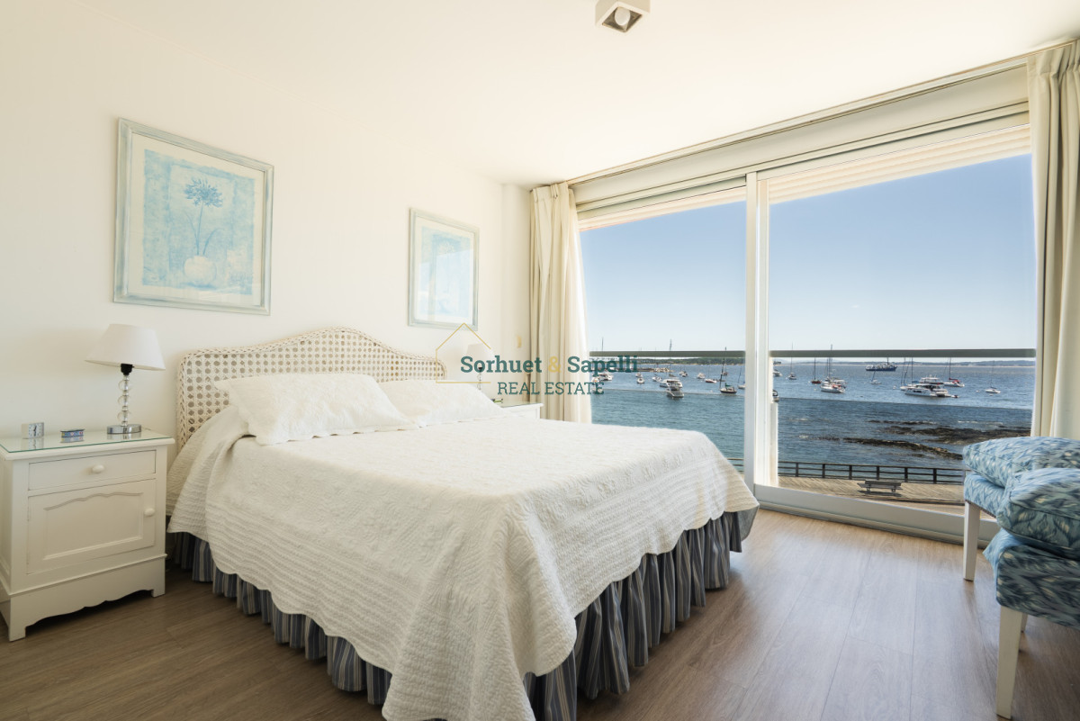 Apartamento en Venta con Vista al Mar y al Puerto