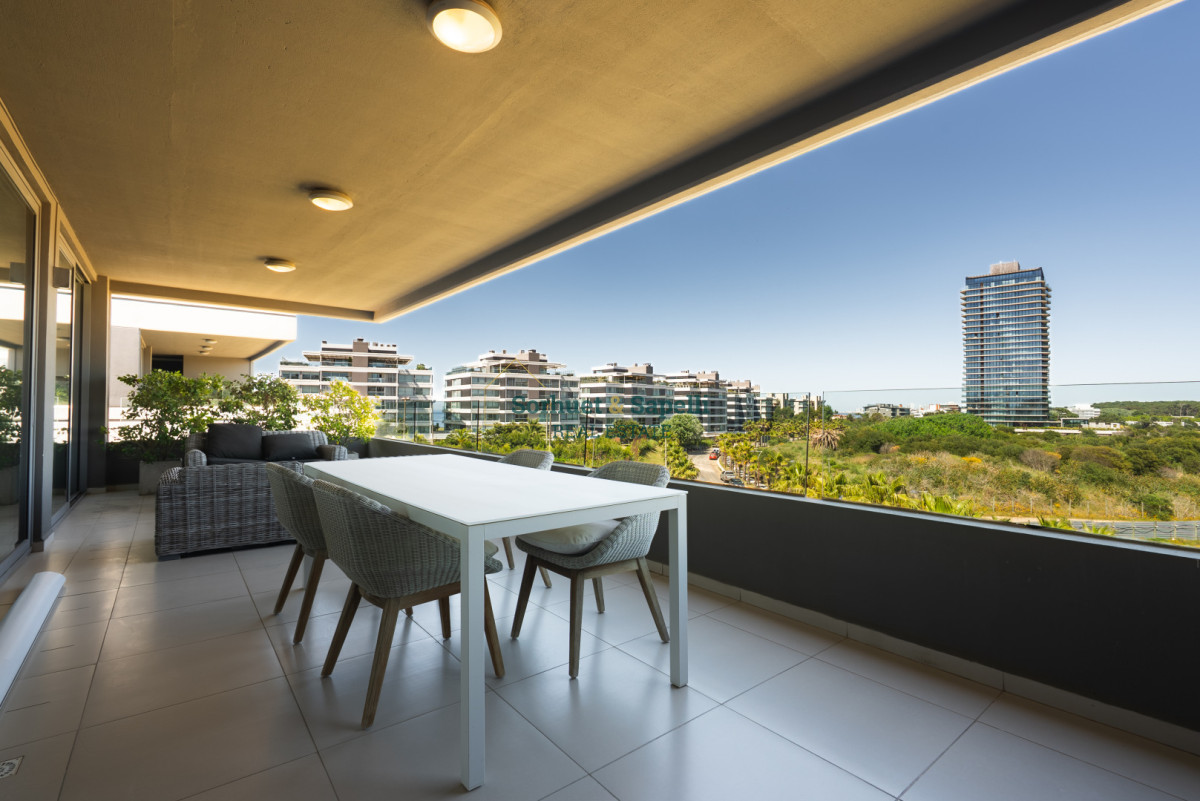Apartamento de Lujo con Vista al Mar en Playa Brava